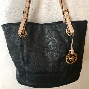MICHAEL KORS black leather purse w/ cream straps